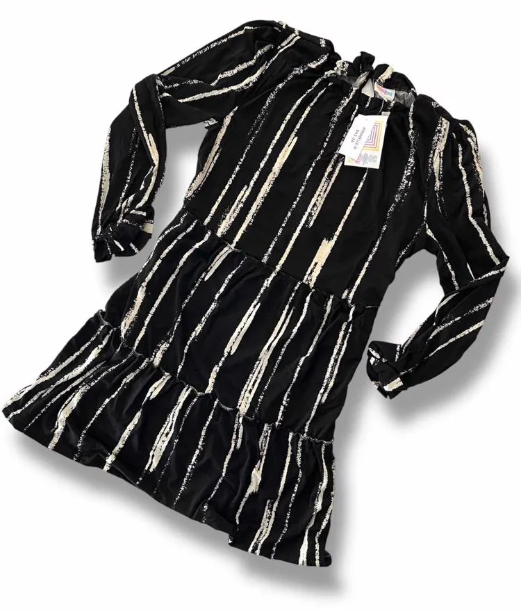Annabelle - Black White Vertical Distress Texture