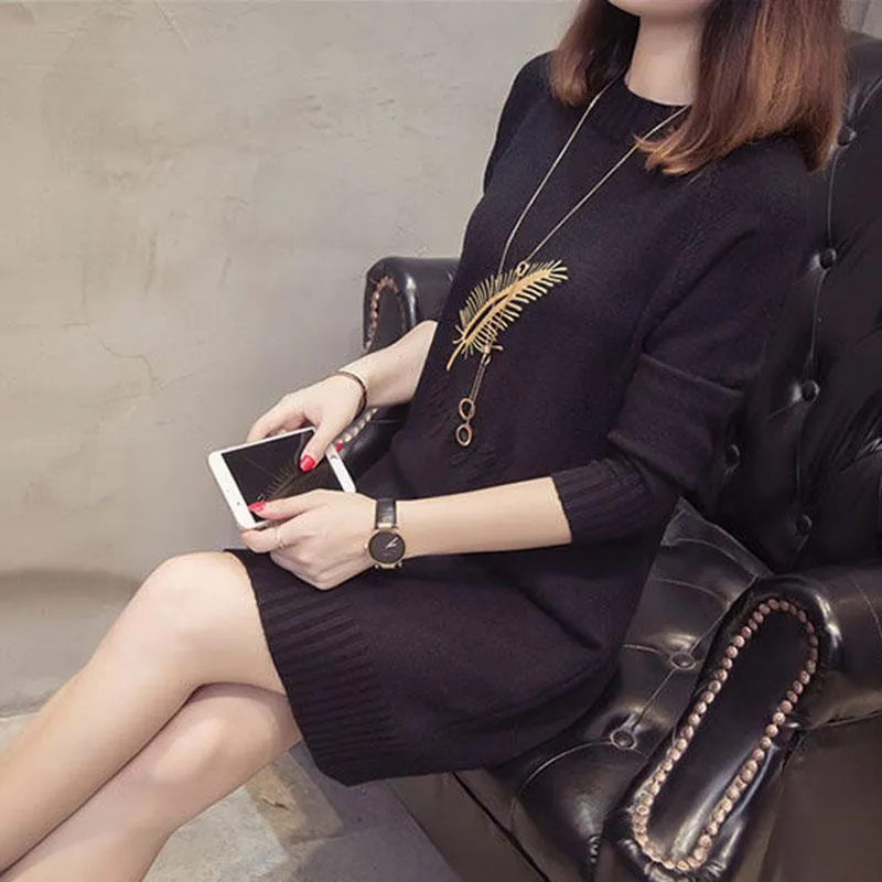 Autumn and Winter Long Round Neck Dress Loose Long-sleeved Knitted Bottom Skirt Feather Pattern All-match Female Sweater Dress