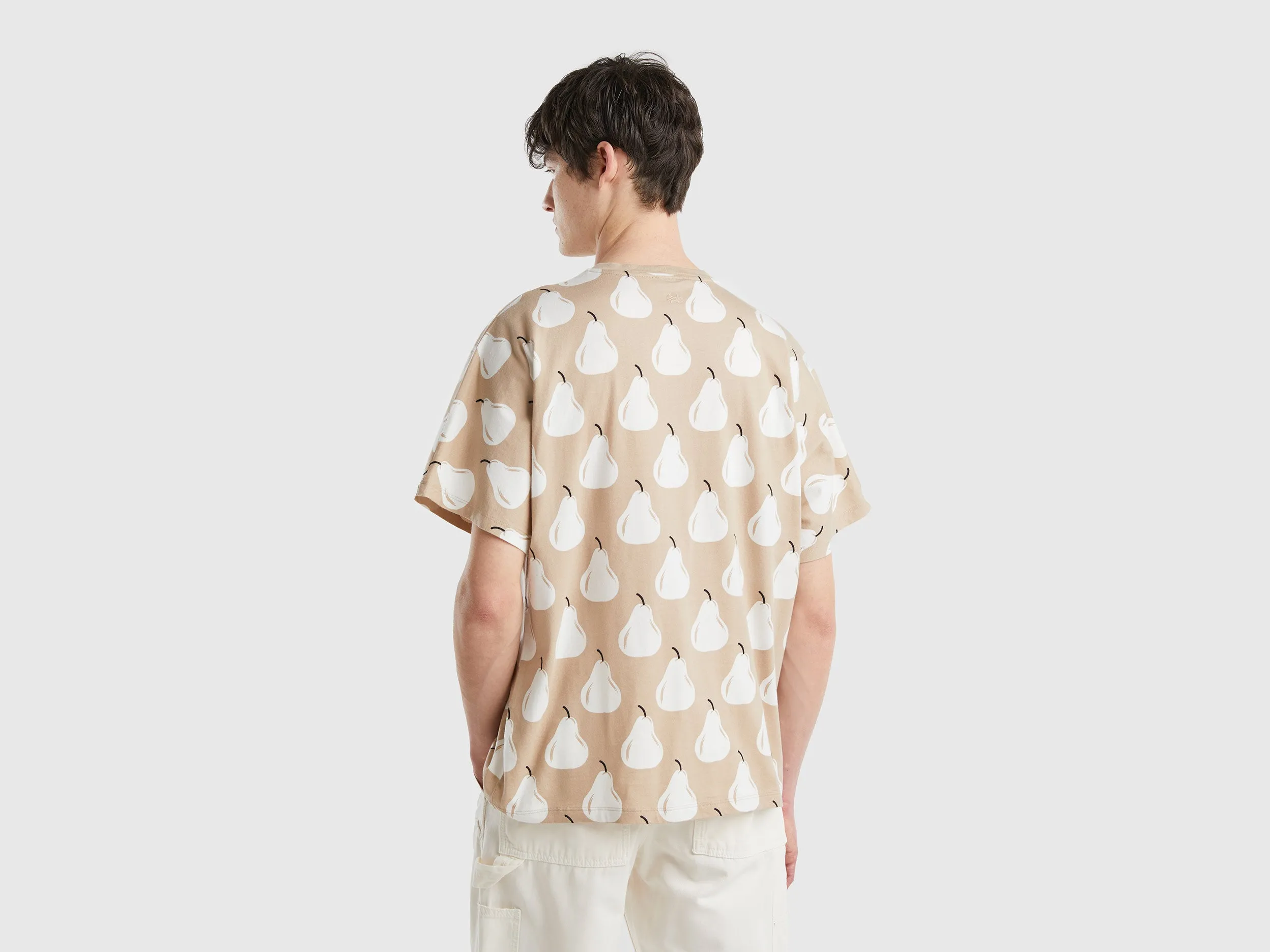 BEIGE T-SHIRT WITH PEAR PRINT