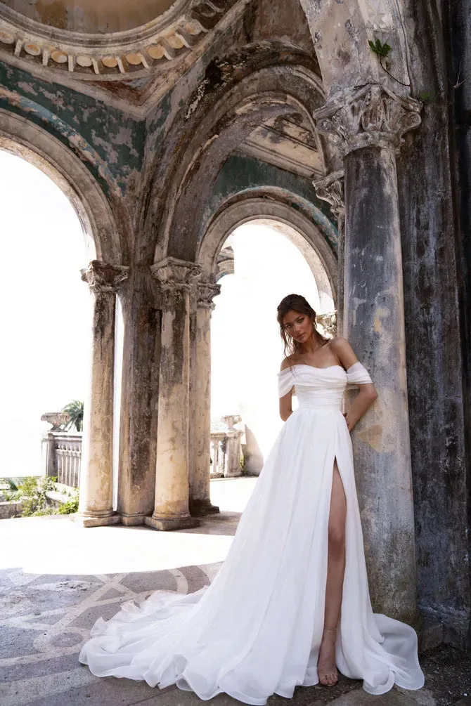 Chic Wedding Dress Off The Shoulder Side Slit Bridal Party Gowns Plus Size A-Line Floor Length Robe De Mariée