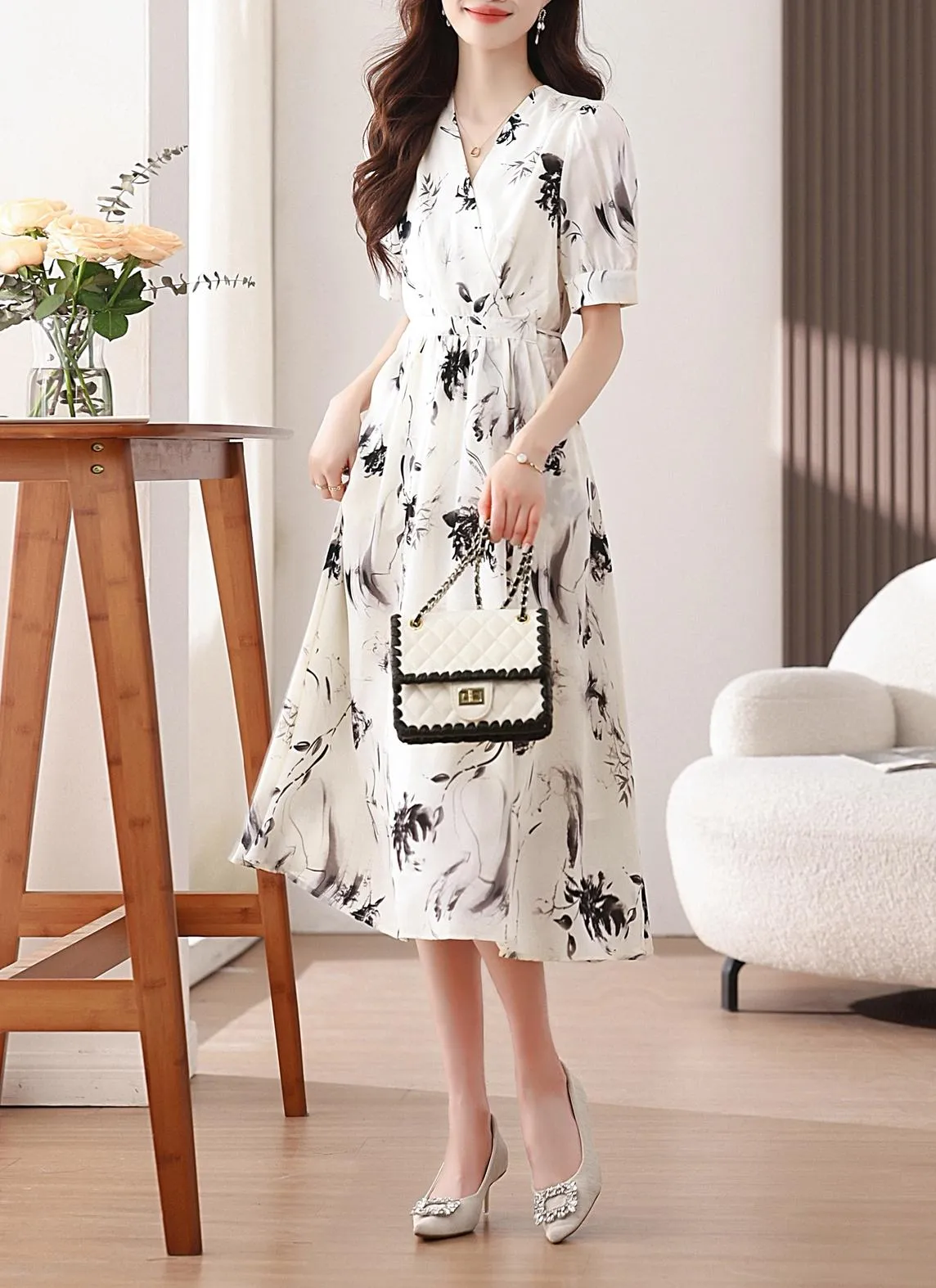 Chic Women's Summer Summer Frock Featuring a Wrap Neckline and Mid-Length Style