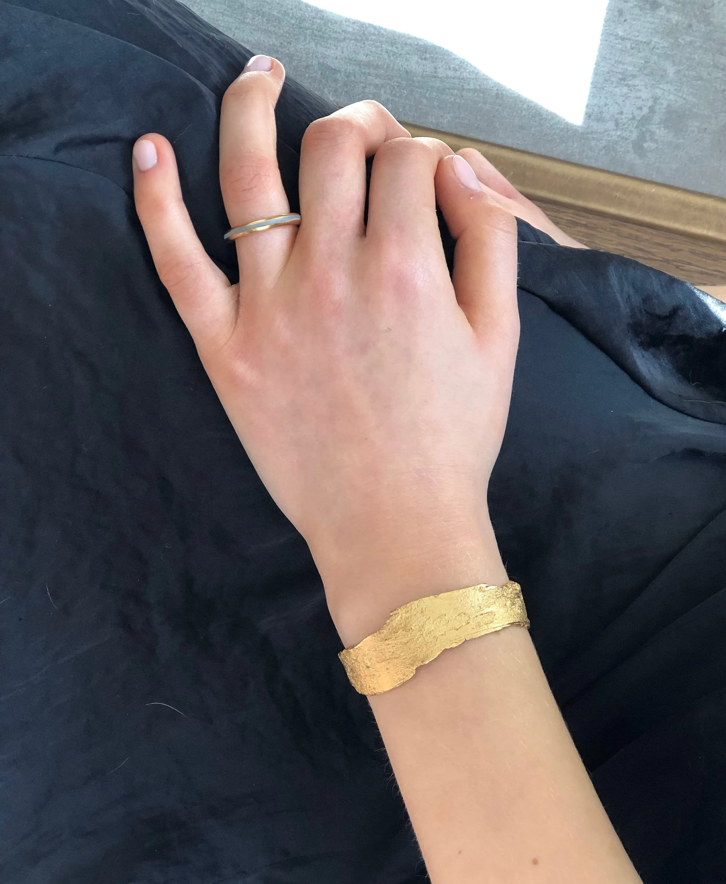 Contemporary Line Gold & Concrete Band