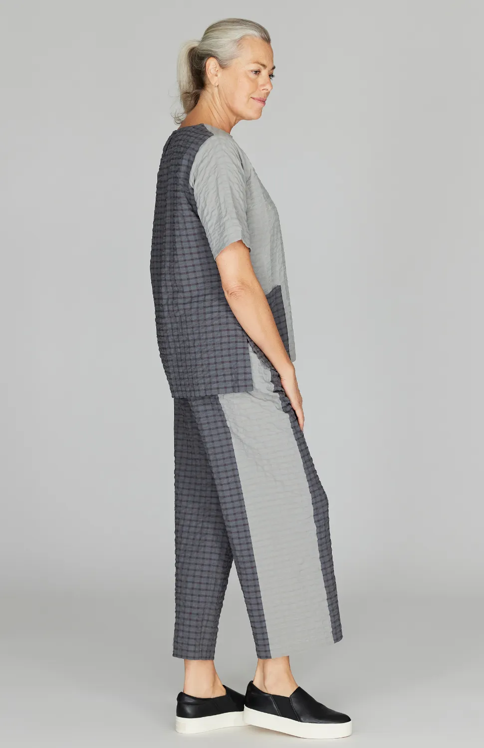 Crinkle Shirting Straight Pants w/ Contrast Panel