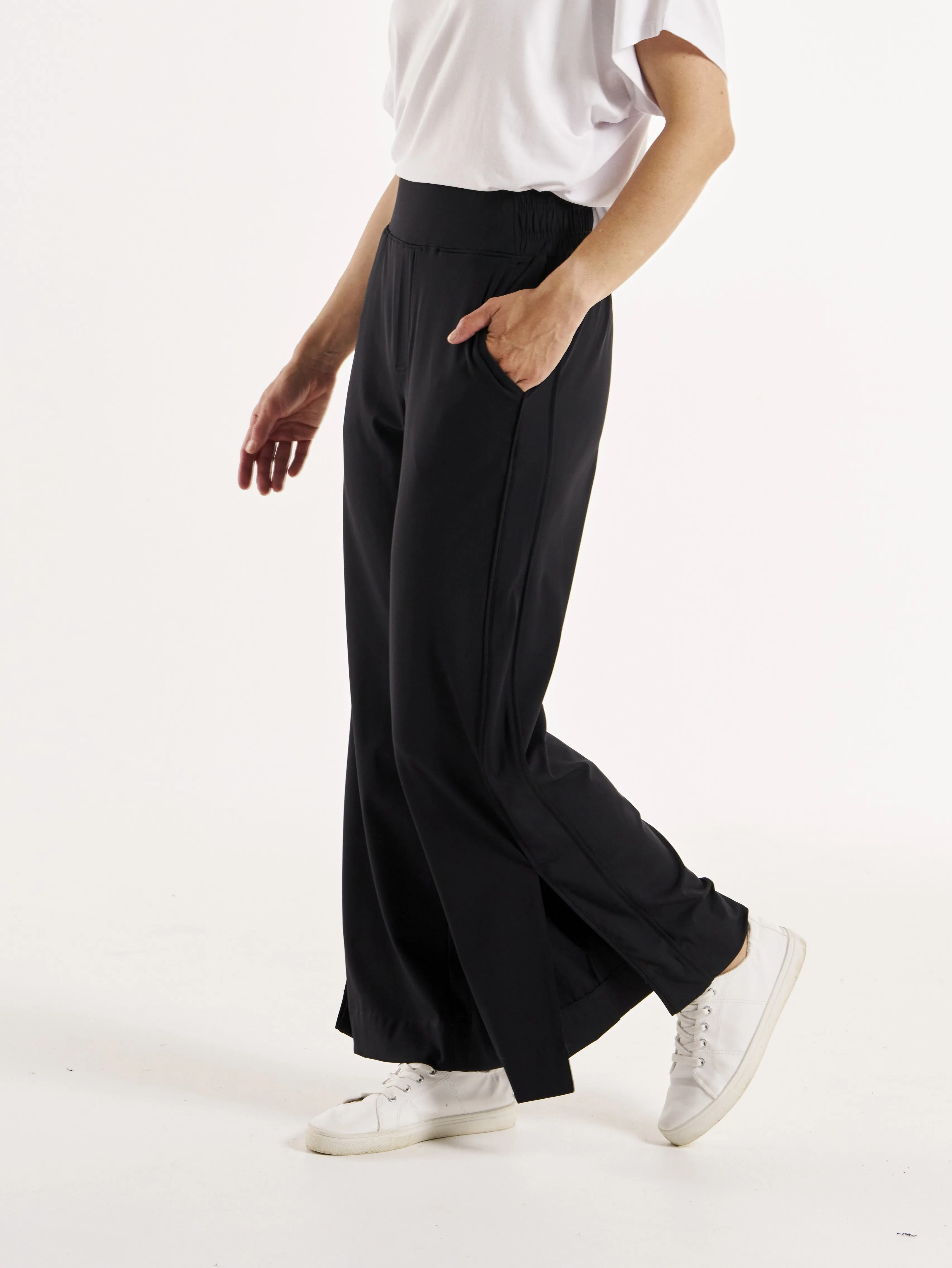 Elation Relax Leg Pant