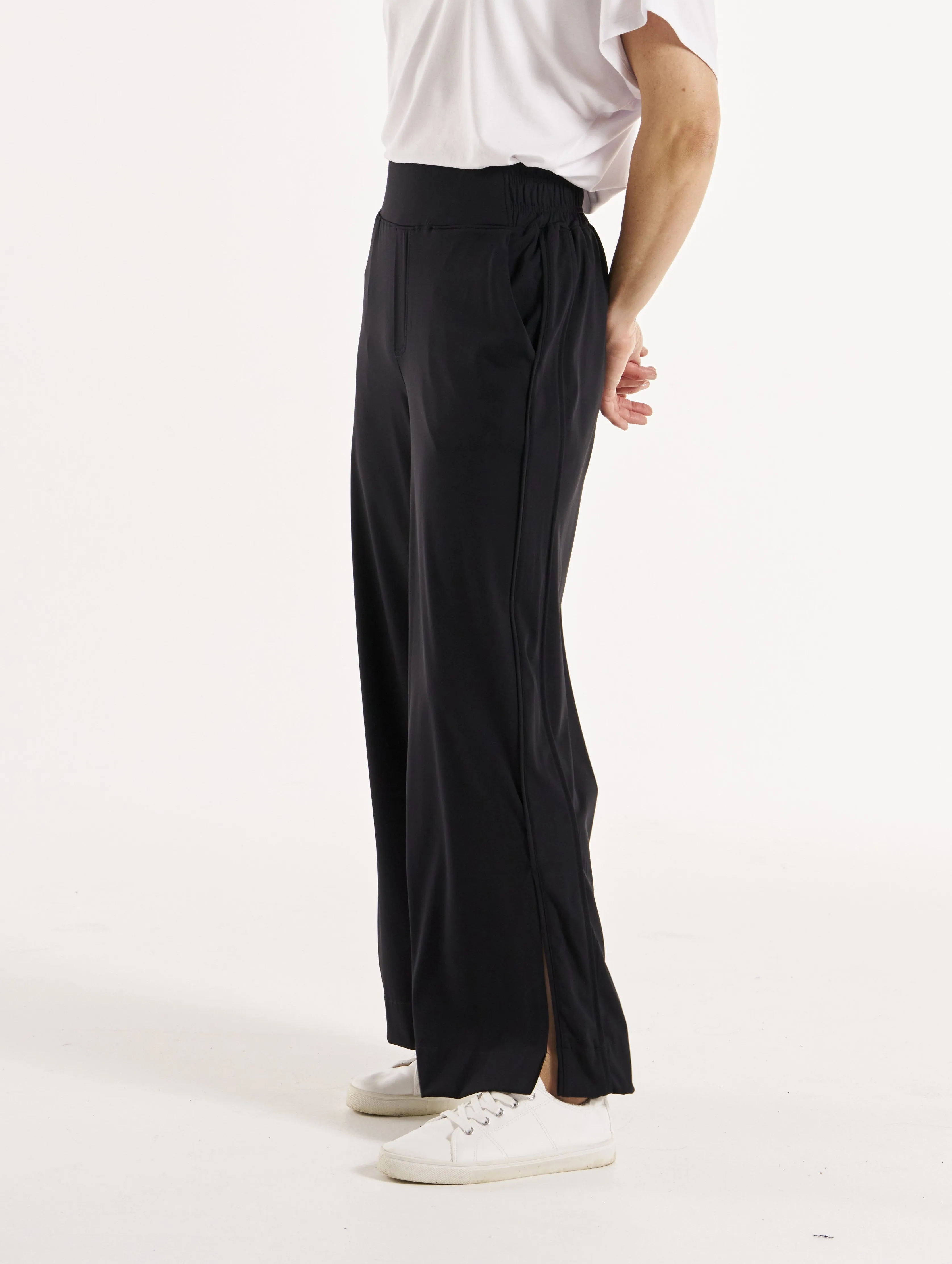 Elation Relax Leg Pant