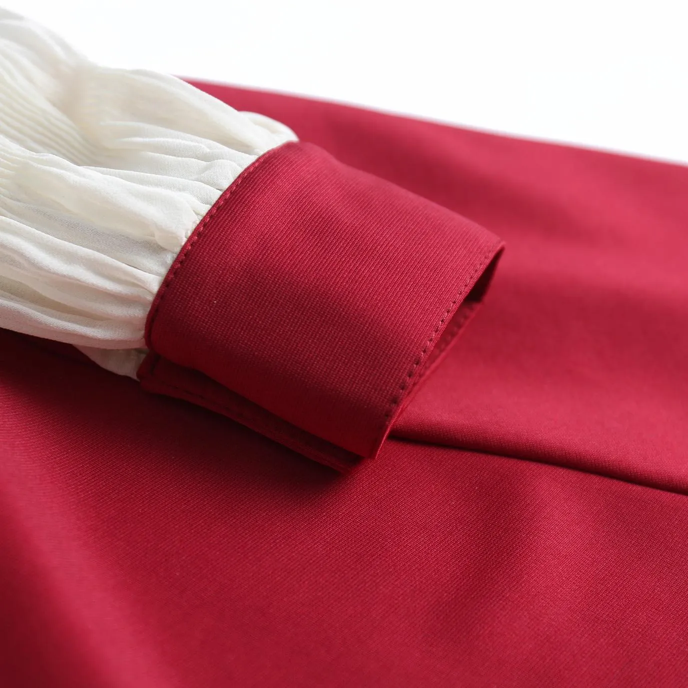 Elegant Women's Dress with Ruffled Hem and Long Sleeves