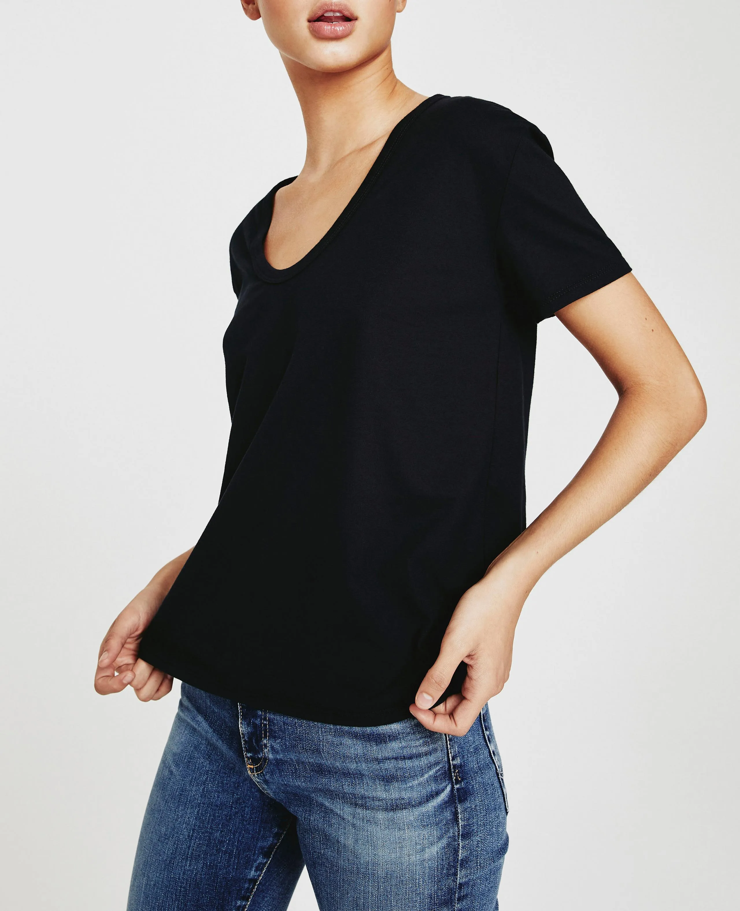 HENSON TEE