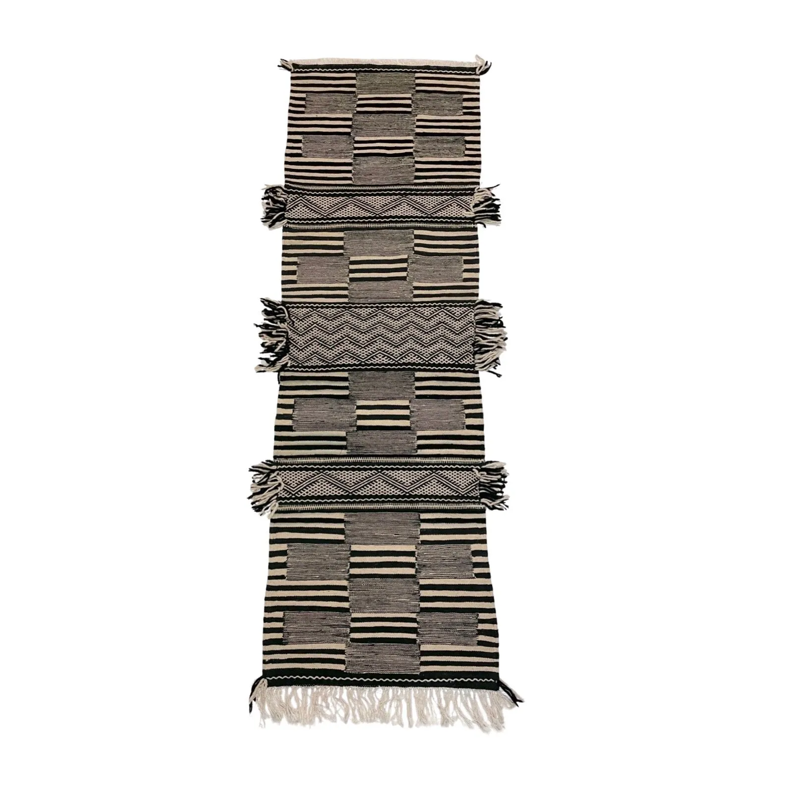 No. 717 | 2' 2" x 6' 8"