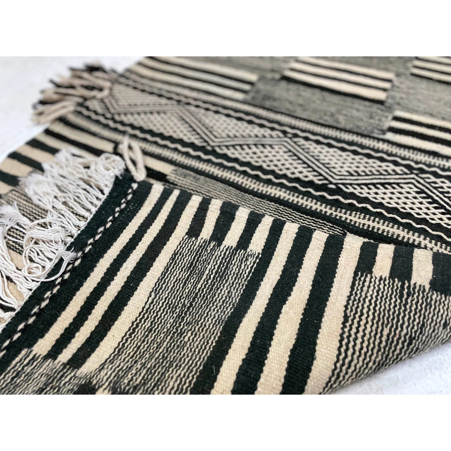 No. 717 | 2' 2" x 6' 8"