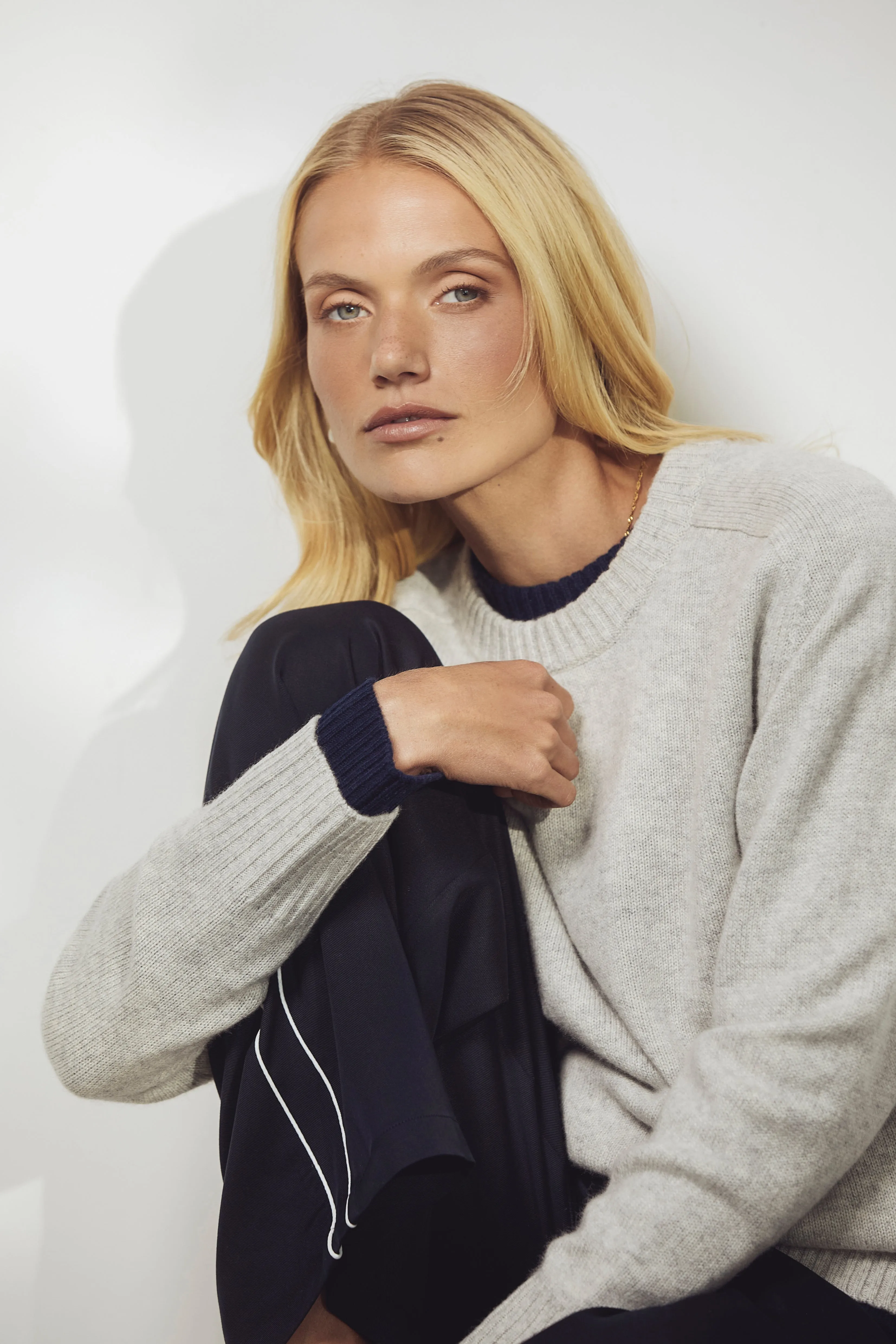 Saddle Cashmere Crew - Fog