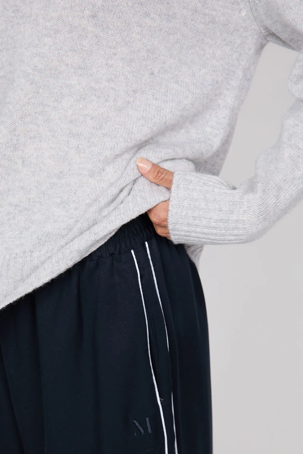 Saddle Cashmere Crew - Fog