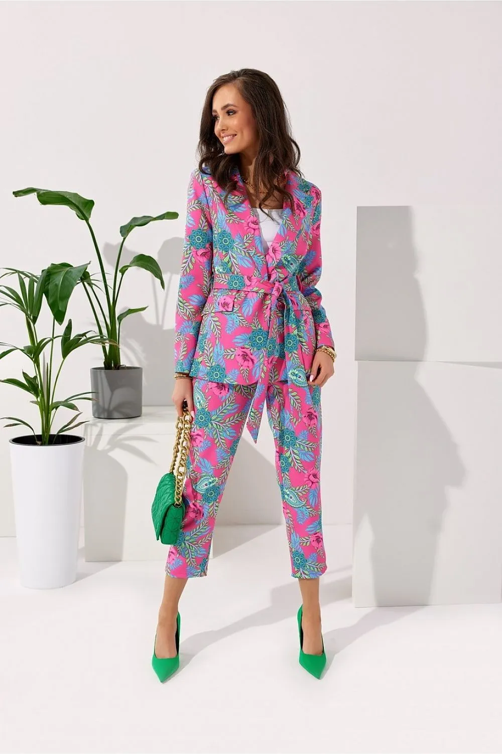 Sleek Tailored Trousers with Side Zipper