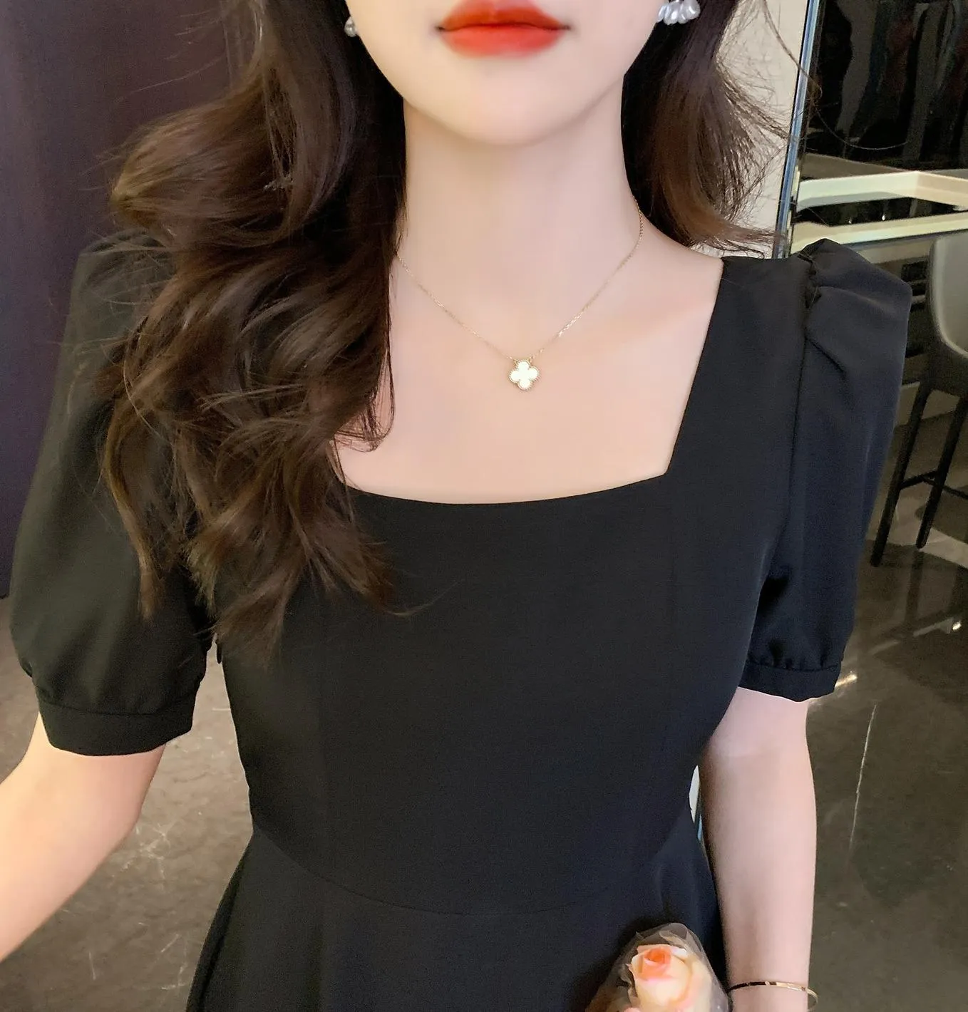 Solid Color Puff Sleeve Mid Dress for a Classy Look