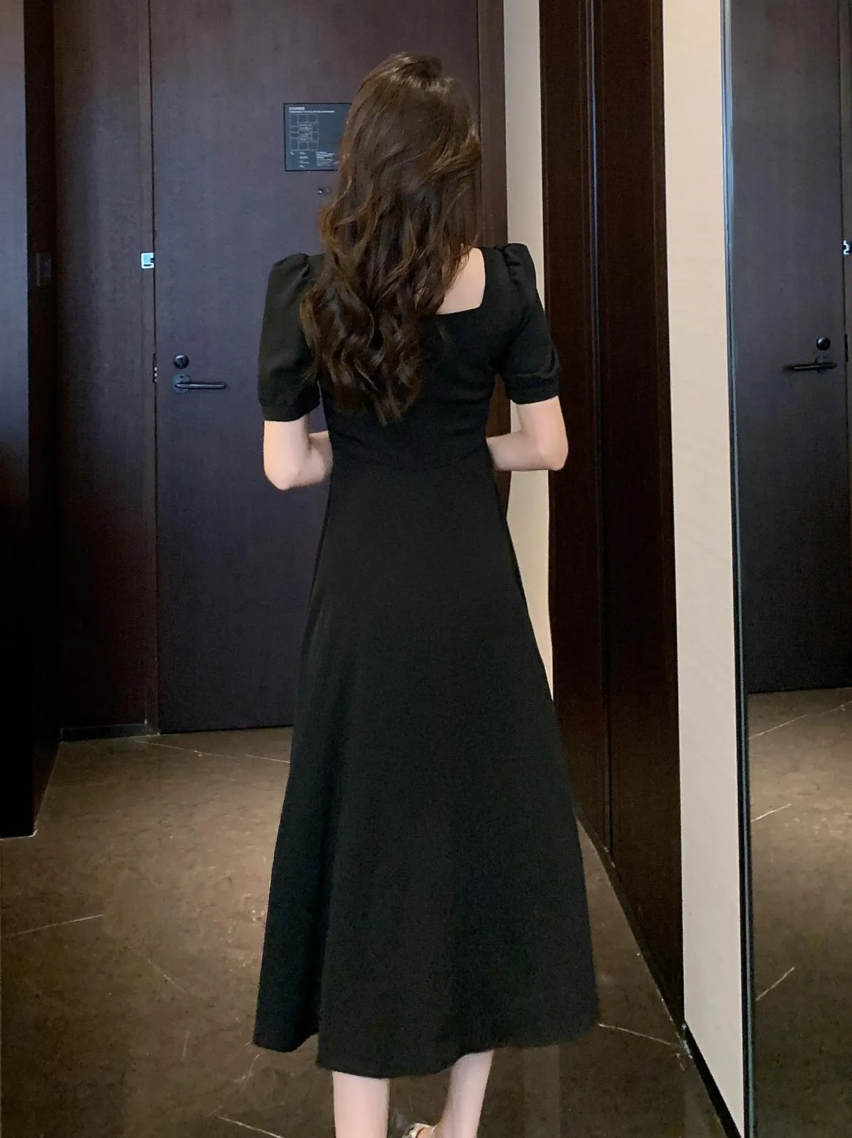 Solid Color Puff Sleeve Mid Dress for a Classy Look