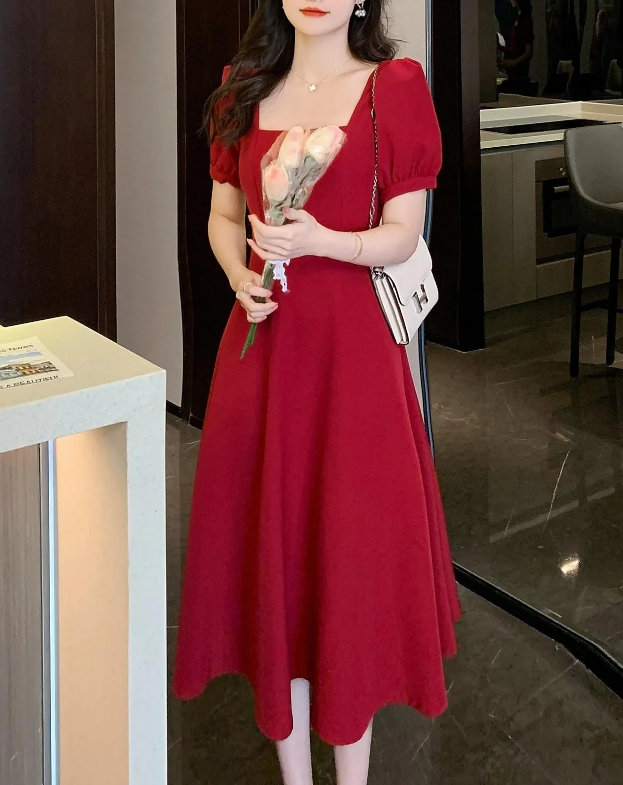 Solid Color Puff Sleeve Mid Dress for a Classy Look