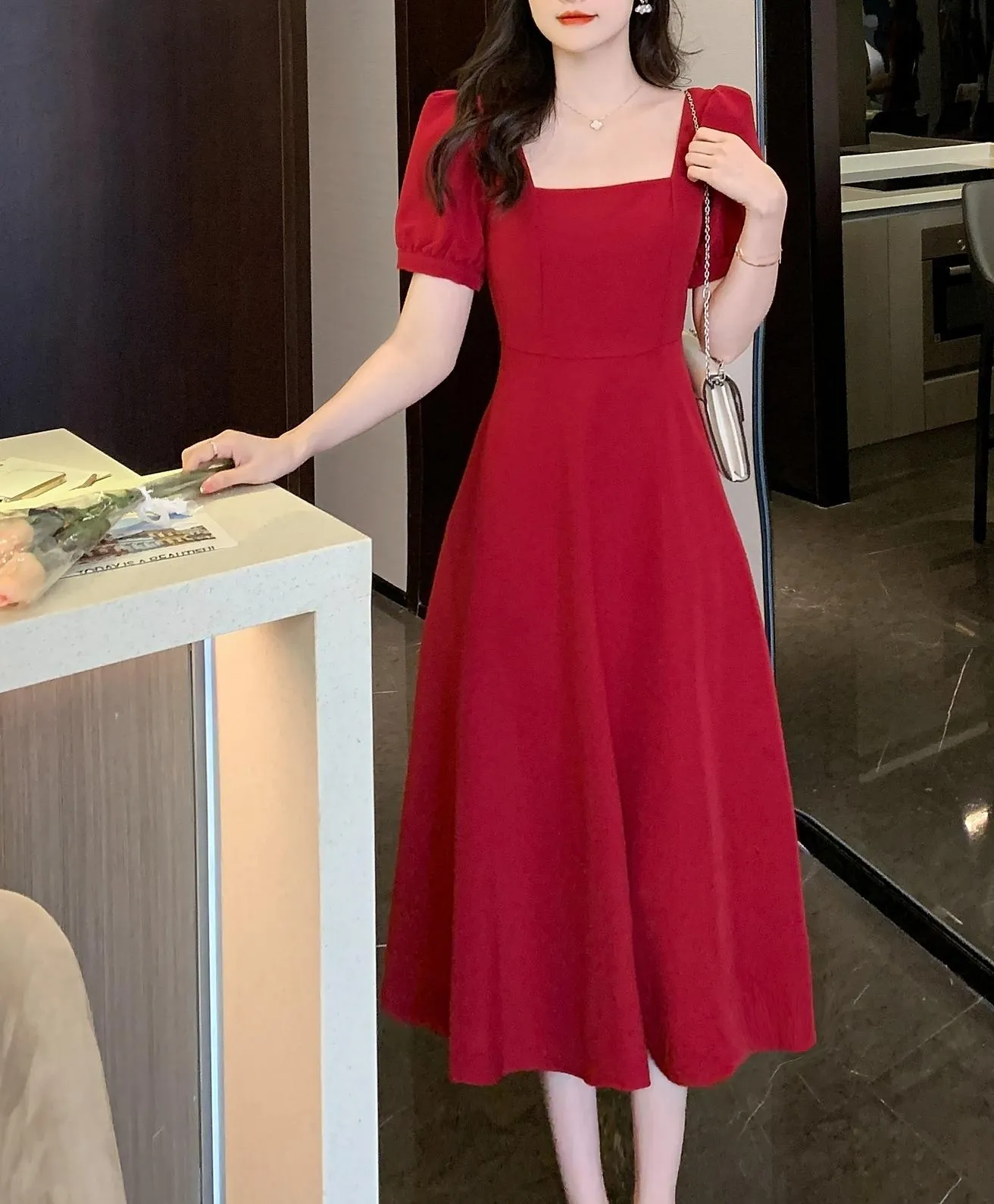 Solid Color Puff Sleeve Mid Dress for a Classy Look