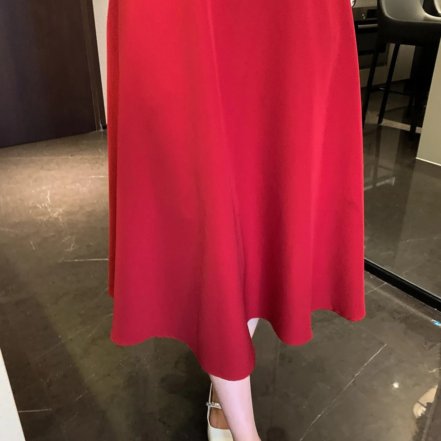 Solid Color Puff Sleeve Mid Dress for a Classy Look