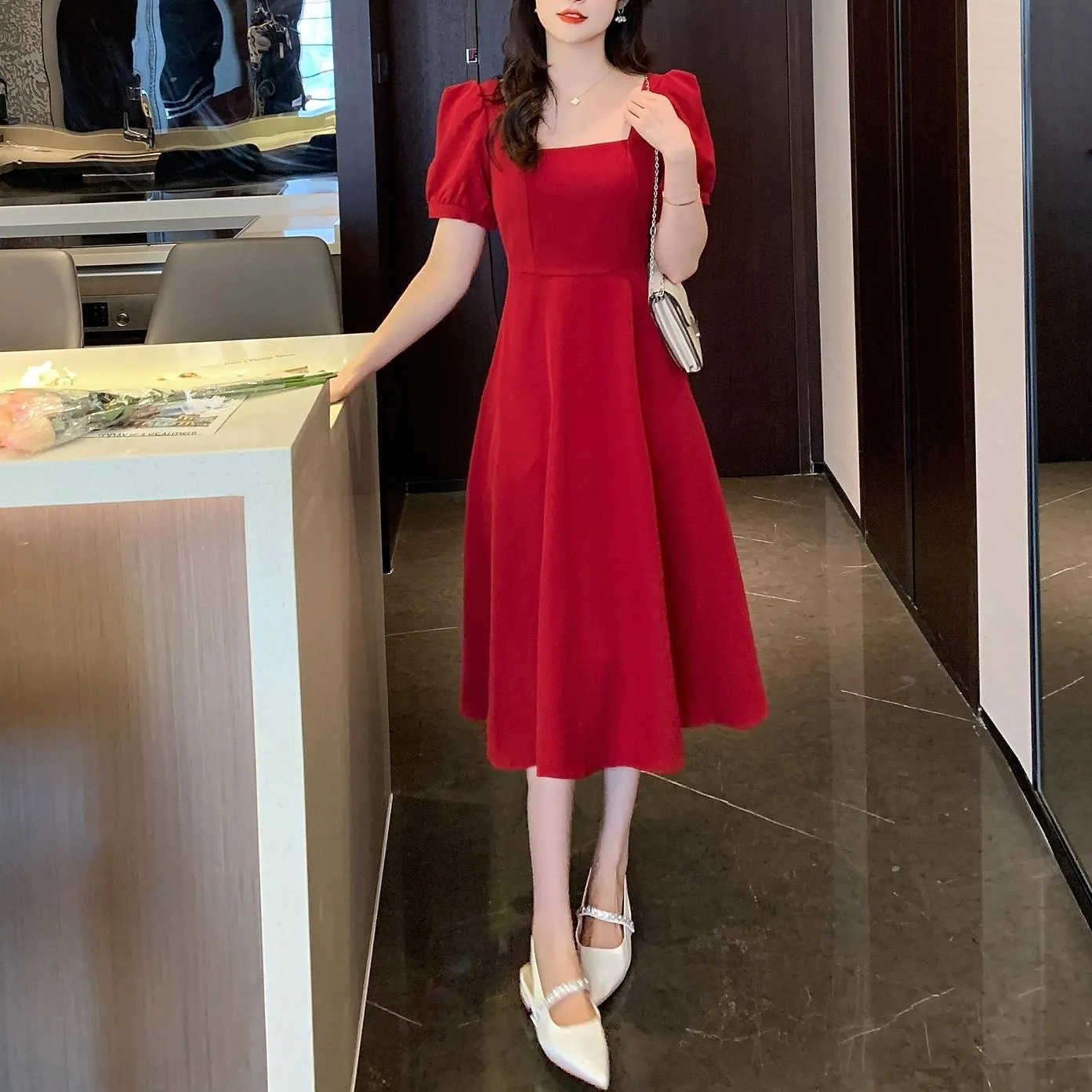 Solid Color Puff Sleeve Mid Dress for a Classy Look