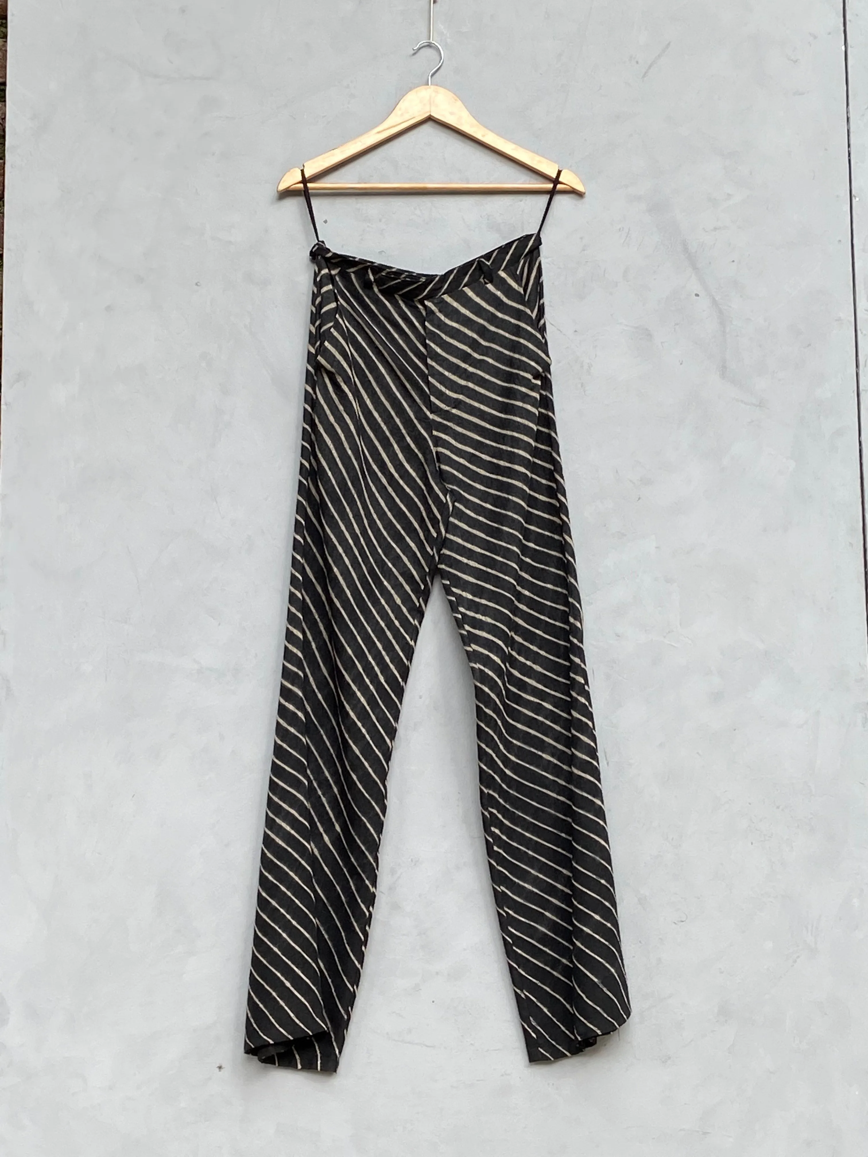Summer Pants Rue Tussar Silk Fashion Edit Kai-33 Urvashi Kaur