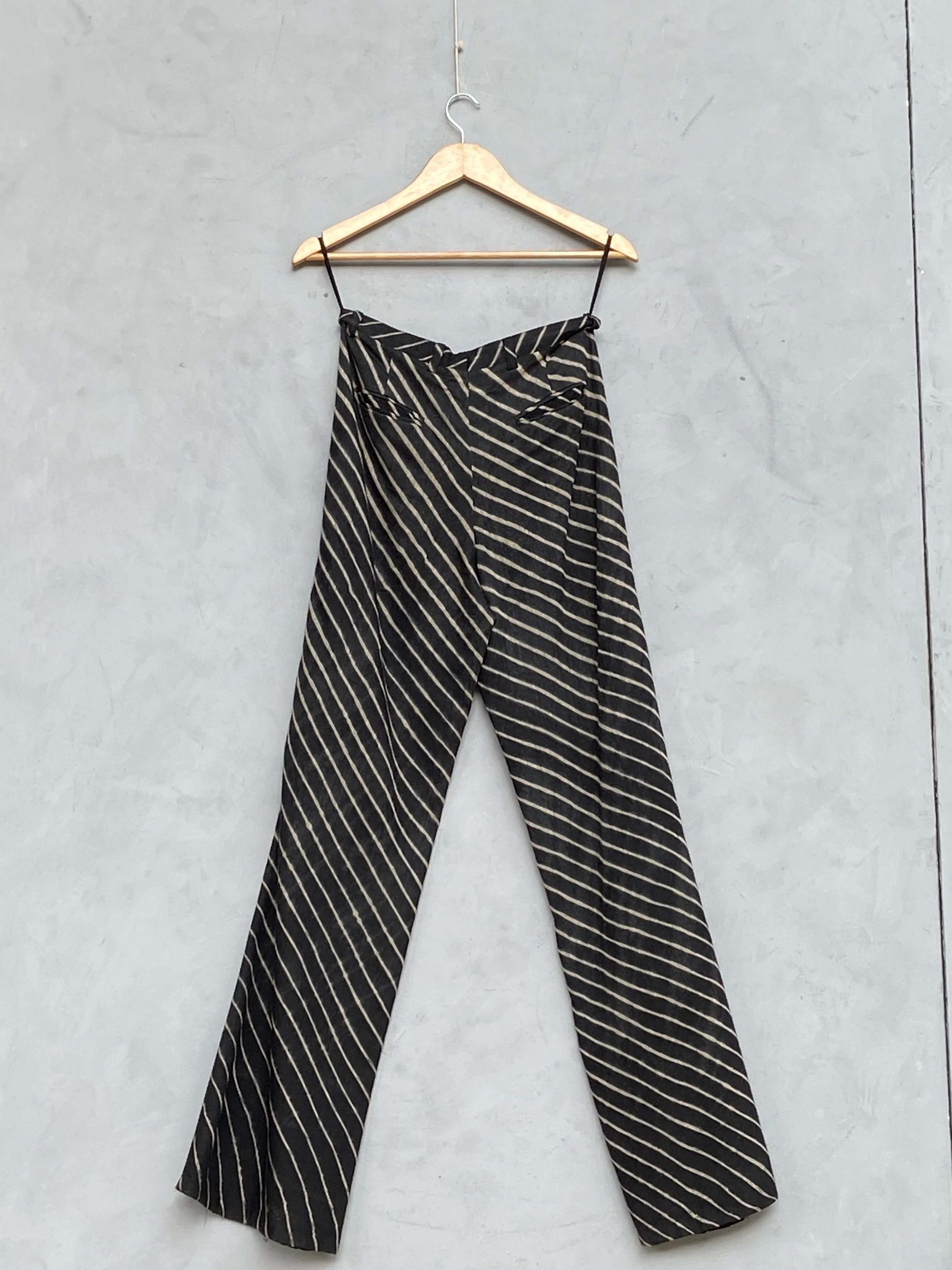 Summer Pants Rue Tussar Silk Fashion Edit Kai-33 Urvashi Kaur